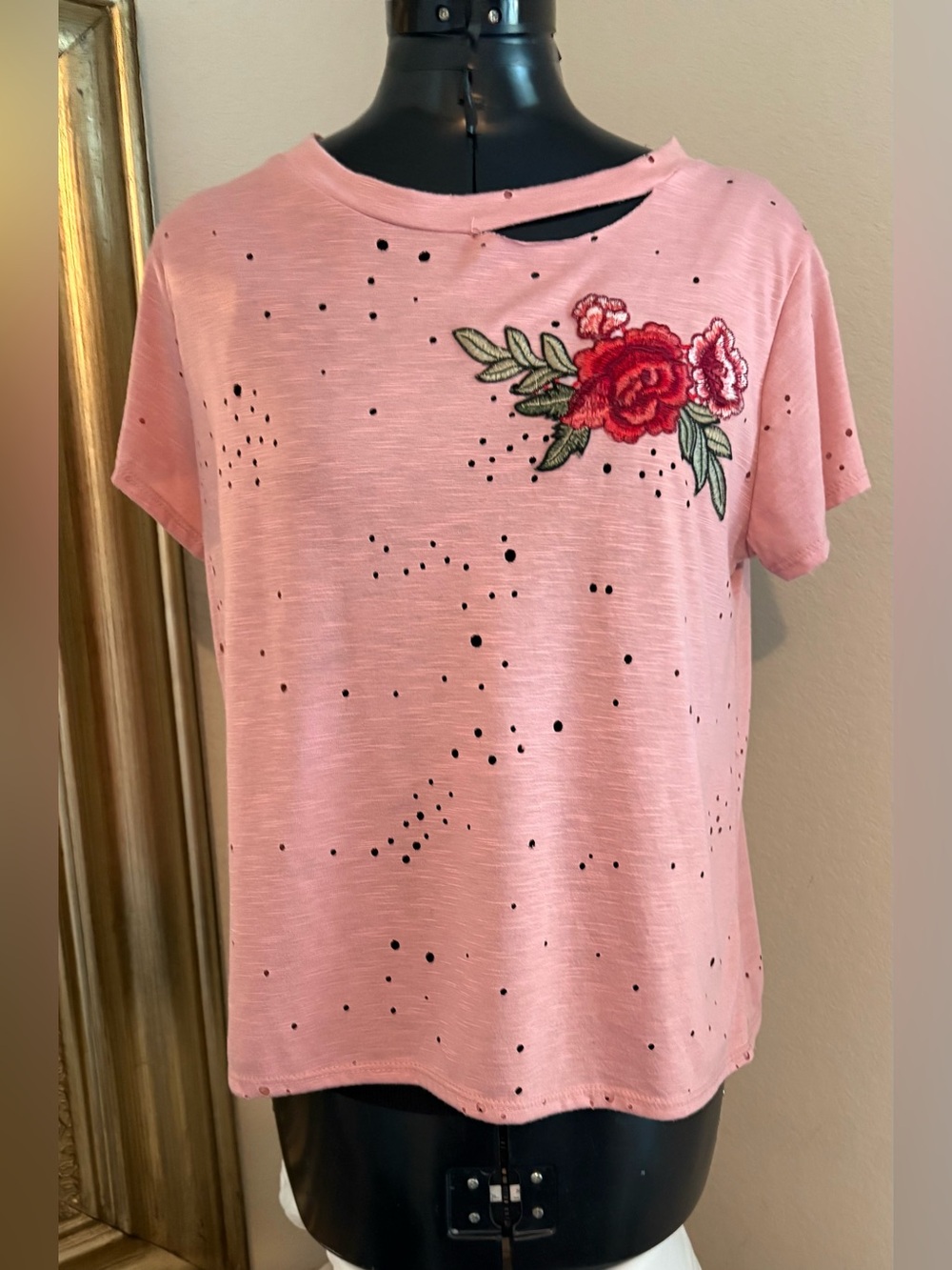 Urban Rebel Pink Crop Tee with Destruction & Embroidered Roses Size M